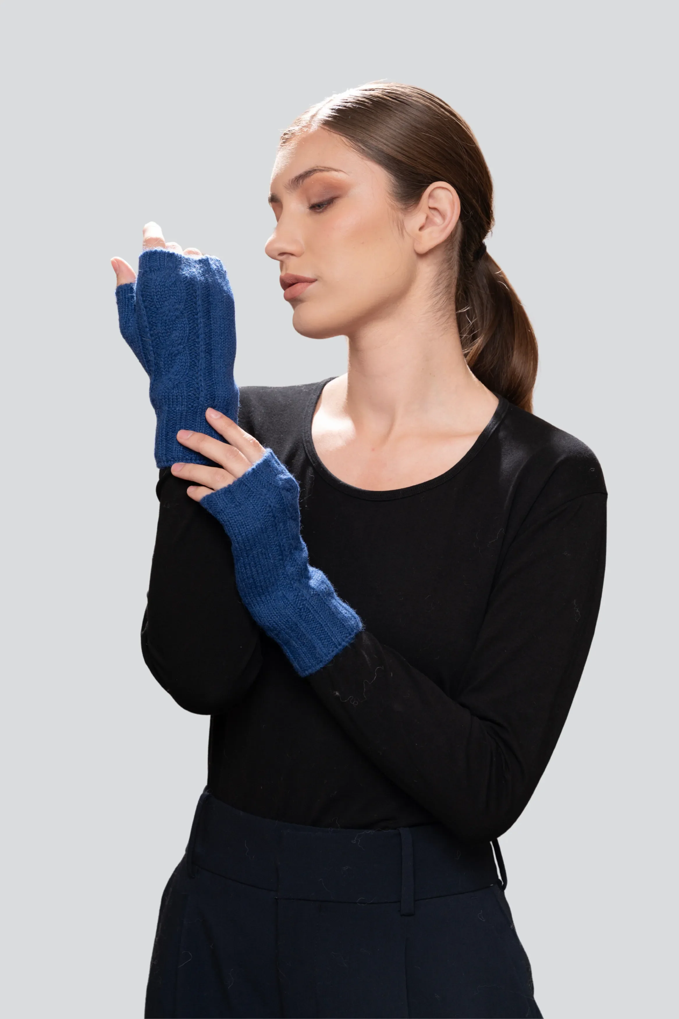 Alpaca Wristwarmers - Image 5